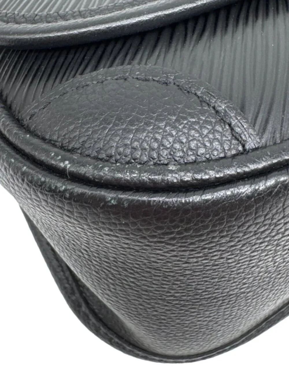 Louis Vuitton  Buci Epi Leather Shoulder Bag Black